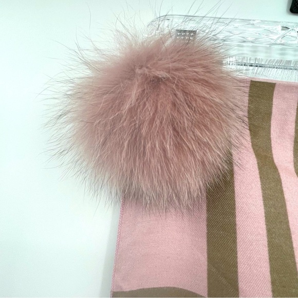 Peter Glenn Reversible Plaid Scarf Wrap w/ Fox Fur Pom-poms - Picture 3 of 7